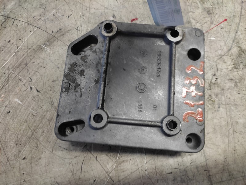 Recambio de soporte compresor a/a para peugeot 207 x-line referencia OEM IAM 9656881780  