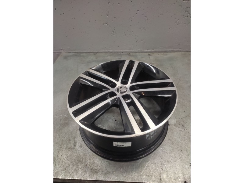 Recambio de juego llantas para skoda rapid ambition referencia OEM IAM 7JX17H2ET46  5 TORNILLOS