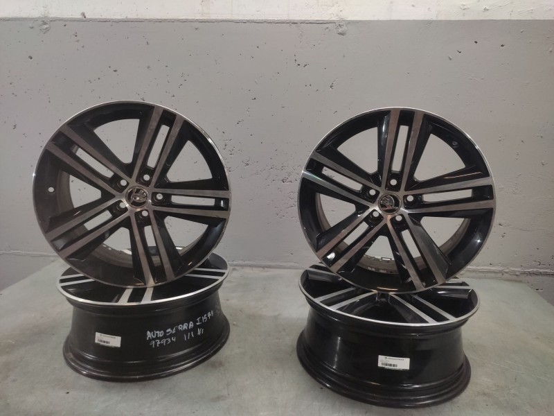 Recambio de juego llantas para skoda rapid ambition referencia OEM IAM 7JX17H2ET46  5 TORNILLOS