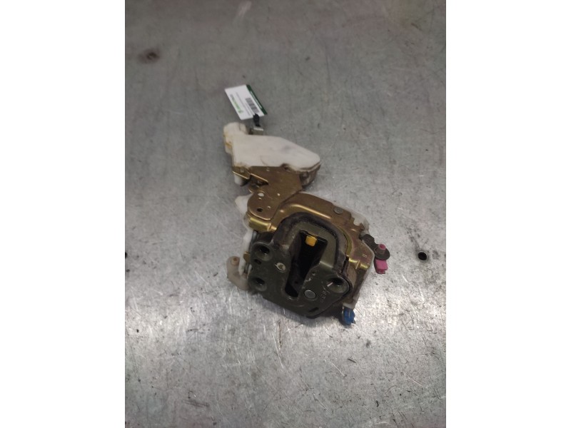 Recambio de cerradura puerta delantera derecha para nissan almera (n15) 2.0 diesel referencia OEM IAM 8055289918  