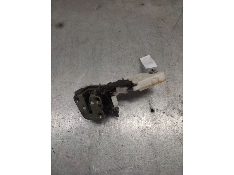 Recambio de cerradura puerta trasera izquierda para nissan almera (n15) 2.0 diesel referencia OEM IAM 8255361U01  