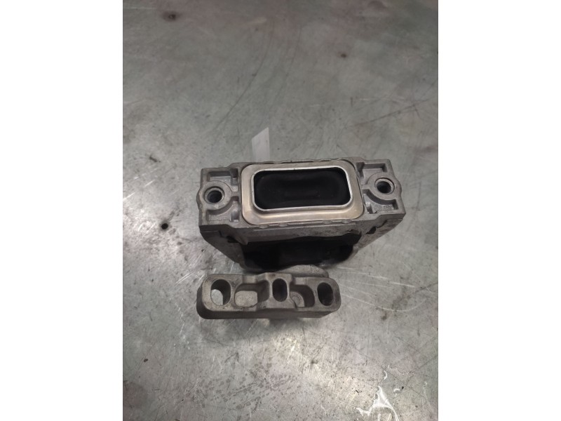 Recambio de soporte motor para audi a3 (8p) 1.6 ambiente referencia OEM IAM 1K0199262AL  
