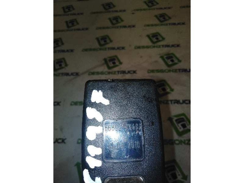 Recambio de enganche de cinturon izquierdo para nissan trucks atleon 56.15 referencia OEM IAM 868529X400  