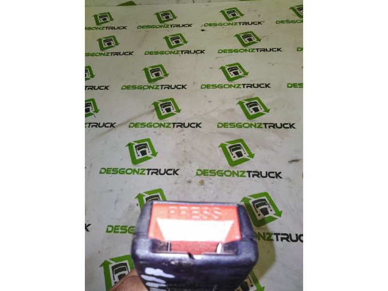 Recambio de enganche de cinturon izquierdo para nissan trucks atleon 56.15 referencia OEM IAM 868529X400  