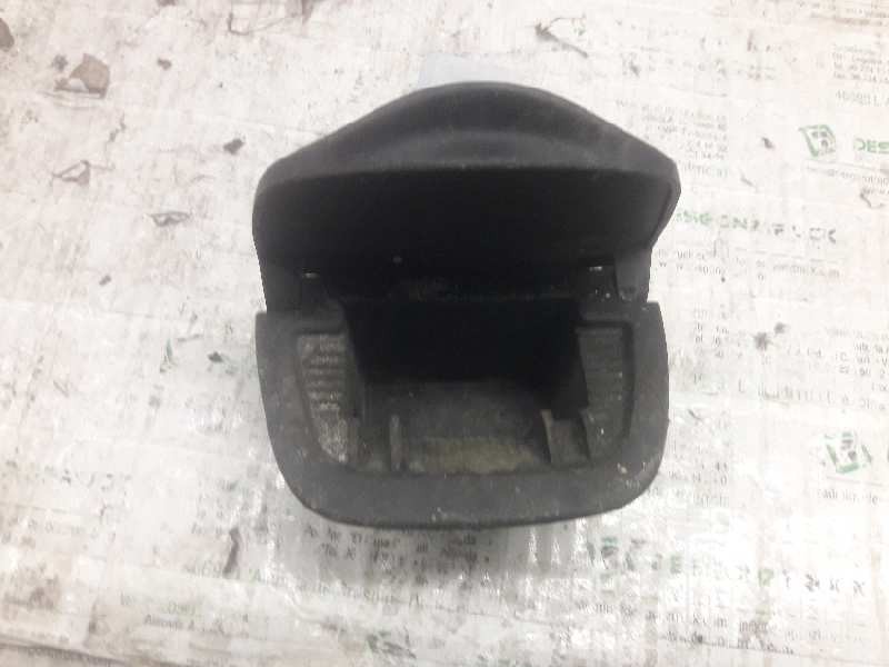 Recambio de cenicero para peugeot 206 berlina 1.4 hdi referencia OEM IAM 9627639377  