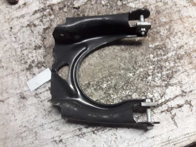 Recambio de brazo suspension superior delantero derecho para peugeot 407 st confort referencia OEM IAM 446332  