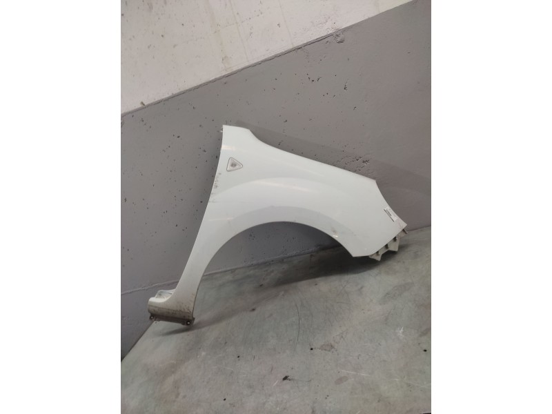 Recambio de aleta delantera derecha para renault kangoo dynamique referencia OEM IAM   