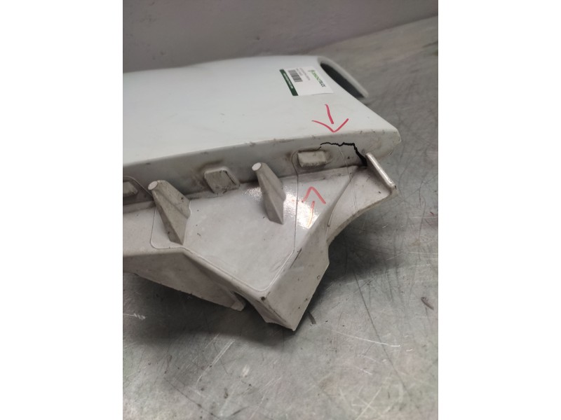 Recambio de aleta delantera derecha para renault kangoo dynamique referencia OEM IAM   