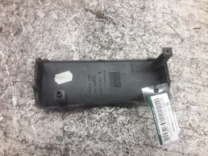 Recambio de guarnecido superior volante para peugeot partner (s1) break referencia OEM IAM 96194476ZL  