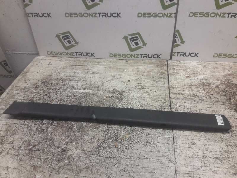 Recambio de moldura puerta delantera derecha para peugeot partner (s1) combispace referencia OEM IAM 9620864377  