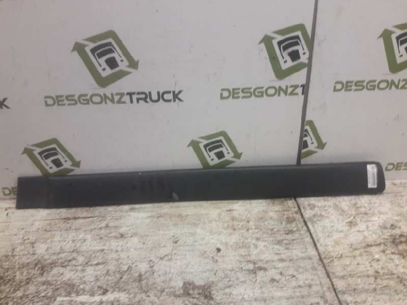 Recambio de moldura puerta delantera derecha para peugeot partner (s1) combispace referencia OEM IAM 9620864377  