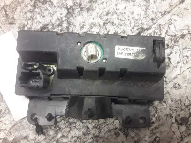 Recambio de reloj para peugeot 206 berlina xt referencia OEM IAM 96250976ZR 6 PINS 