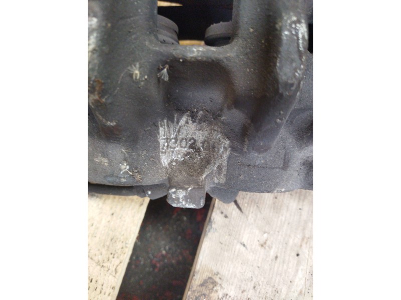 Recambio de pinza freno delantera izquierda para nissan cabstar 01.04 referencia OEM IAM 730206 BREMBO 