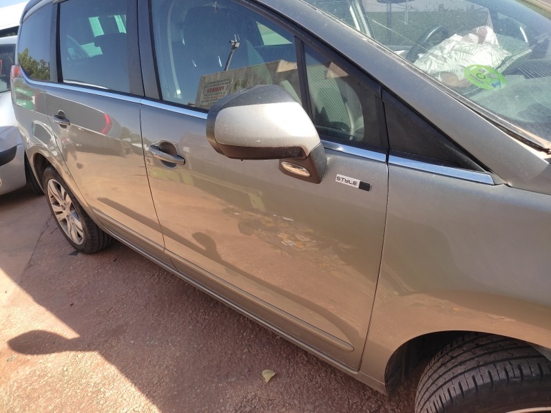 peugeot 5008 del año 2015