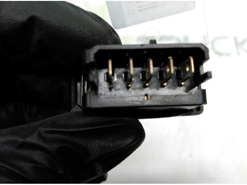 Recambio de mando elevalunas delantero derecho para peugeot 205 berlina 1.4 generation referencia OEM IAM   