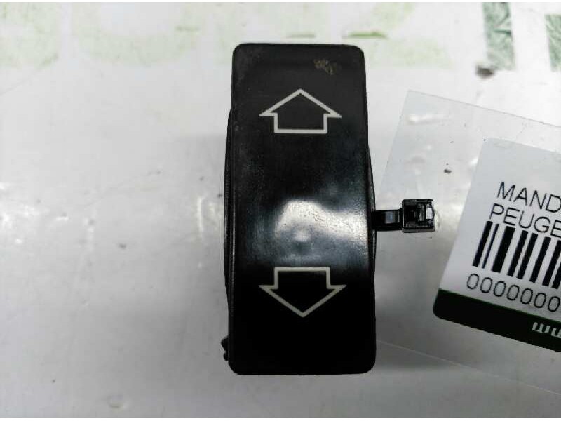 Recambio de mando elevalunas delantero izquierdo para peugeot 205 berlina 1.4 generation referencia OEM IAM   