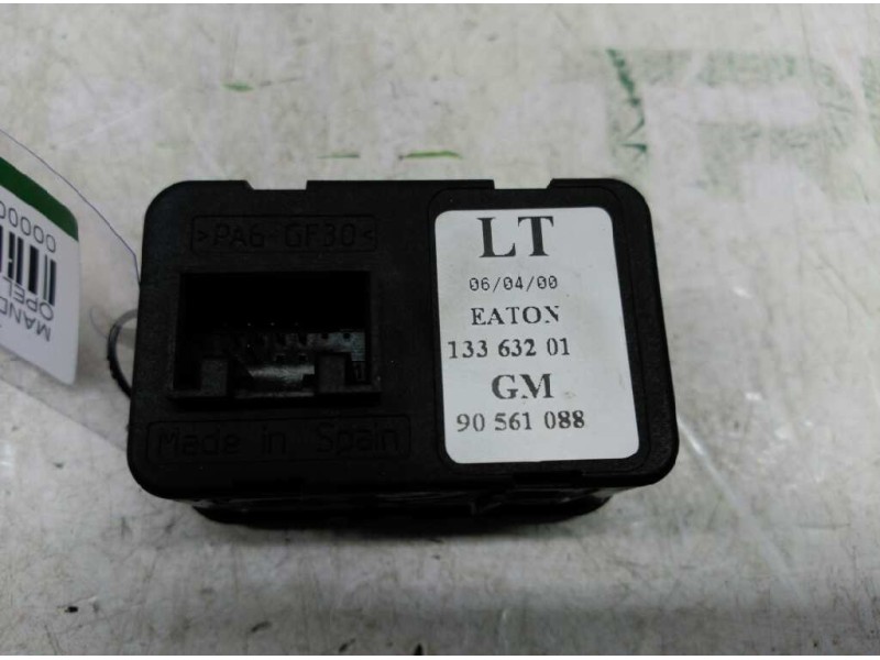 Recambio de mando elevalunas delantero izquierdo para opel astra g berlina comfort referencia OEM IAM 90561088  