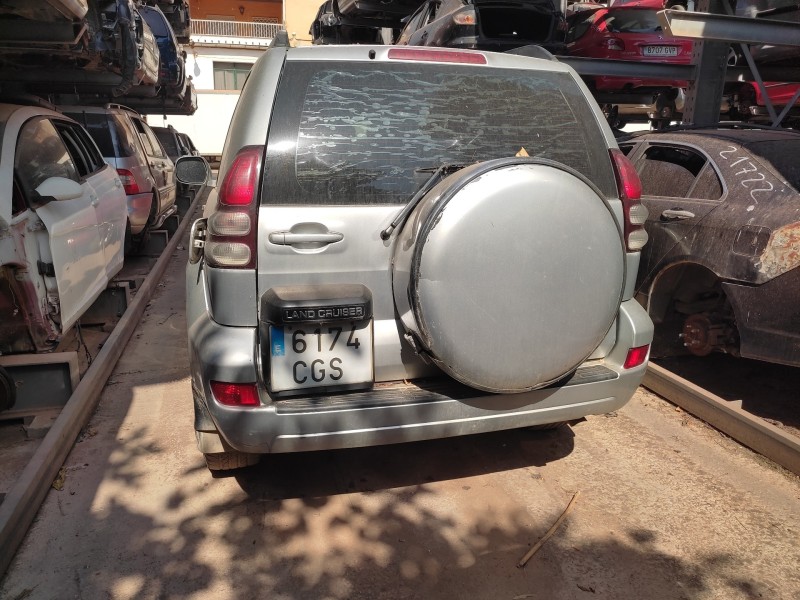 toyota land cruiser (j12) del año 2003