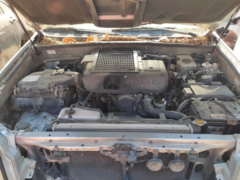 toyota land cruiser (j12) del año 2003