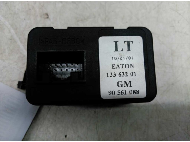 Recambio de mando elevalunas delantero izquierdo para opel zafira a blue line referencia OEM IAM 90561088 142479 13363201