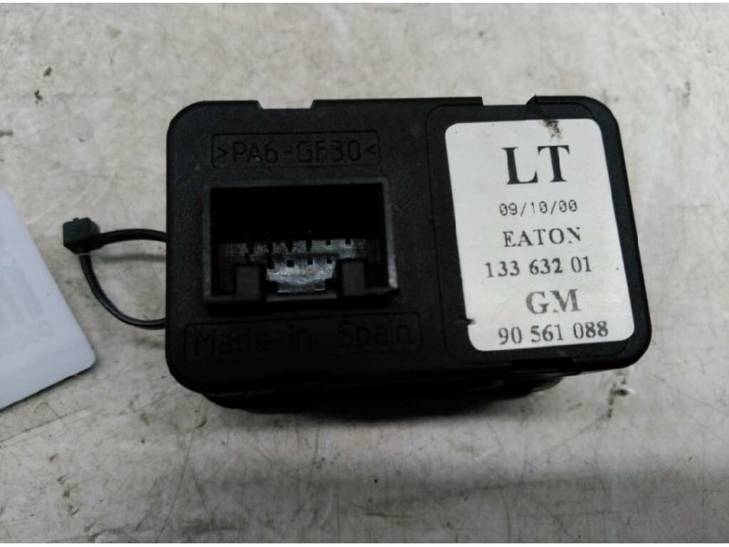 Recambio de mando elevalunas delantero izquierdo para opel astra g berlina club referencia OEM IAM 90561088 142479 13363201