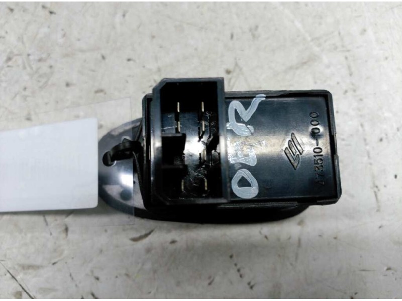 Recambio de mando elevalunas delantero derecho para kia shuma 1.5 cat referencia OEM IAM   