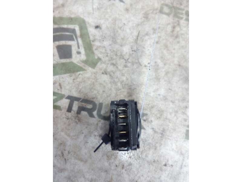 Recambio de mando elevalunas delantero izquierdo para renault trucks midliner m 180.10/c (175cv) referencia OEM IAM   