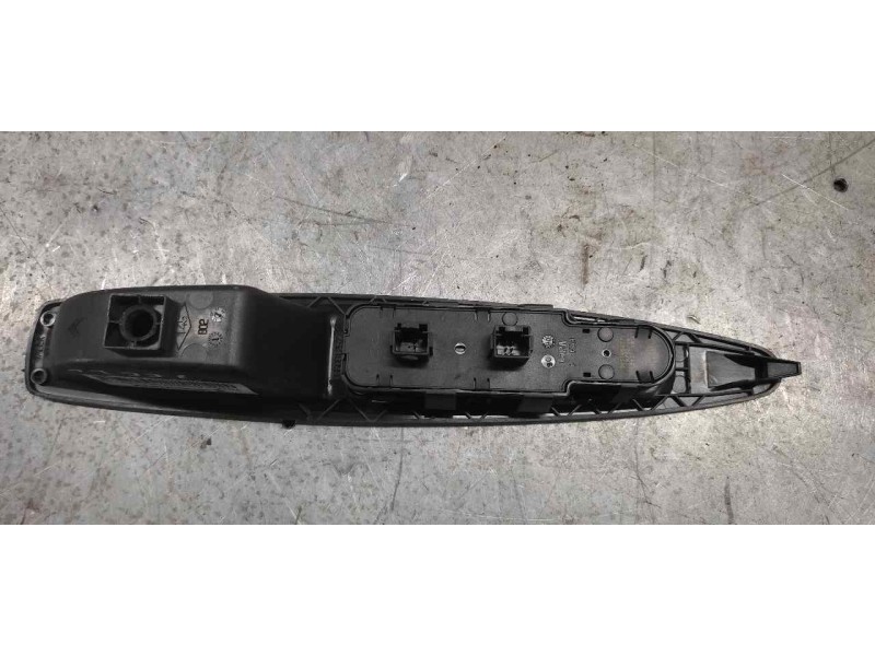 Recambio de mando elevalunas delantero izquierdo para citroën c4 berlina collection referencia OEM IAM 9651464577  