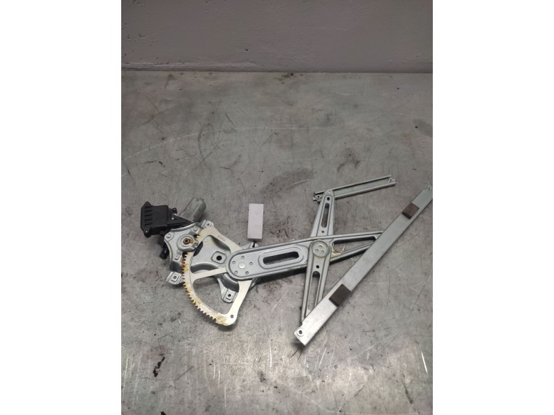Recambio de elevalunas delantero izquierdo para toyota auris active referencia OEM IAM 8570202020  