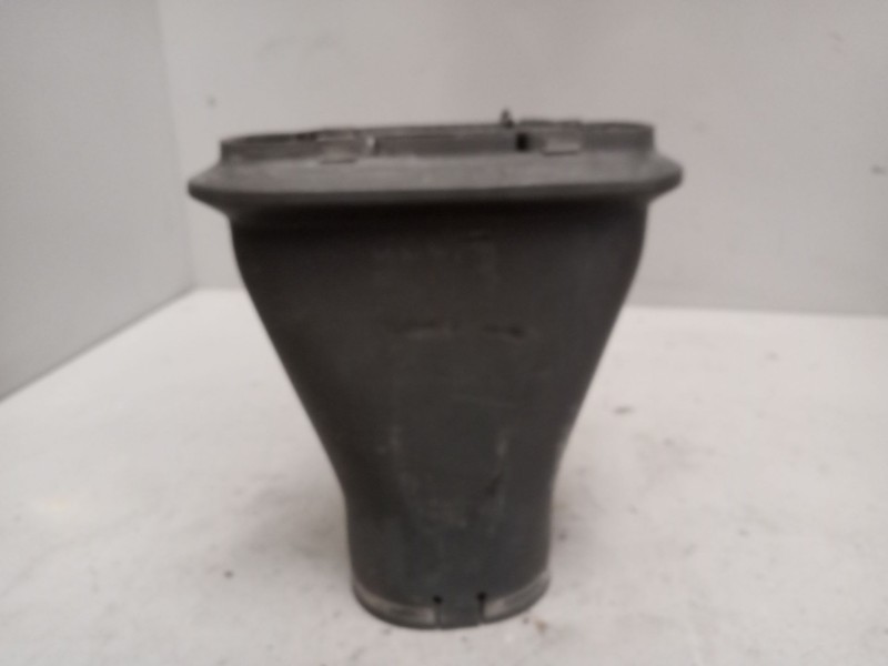 Recambio de tubo admision para iveco eurocargo 5.9 diesel referencia OEM IAM 98415409  4850463