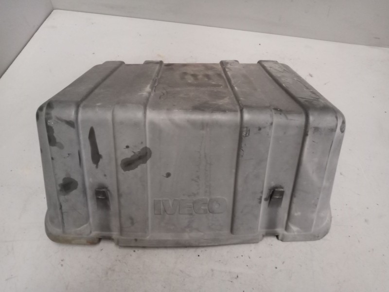 Recambio de tapa bateria para iveco eurocargo 5.9 diesel referencia OEM IAM   