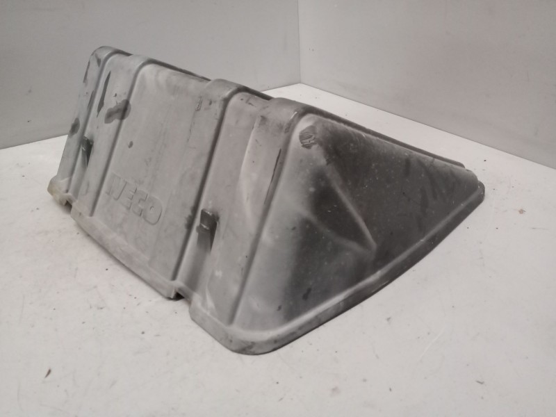 Recambio de tapa bateria para iveco eurocargo 5.9 diesel referencia OEM IAM   