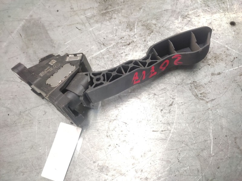 Recambio de potenciometro pedal para toyota auris active referencia OEM IAM 7811002022  6 PINS