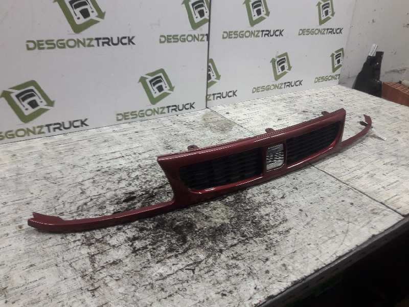 Recambio de rejilla delantera central para seat cordoba berlina (6k2) glx referencia OEM IAM   