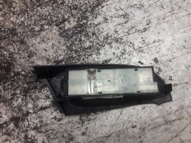 Recambio de mando elevalunas delantero izquierdo para nissan almera (n16/e) acenta referencia OEM IAM   