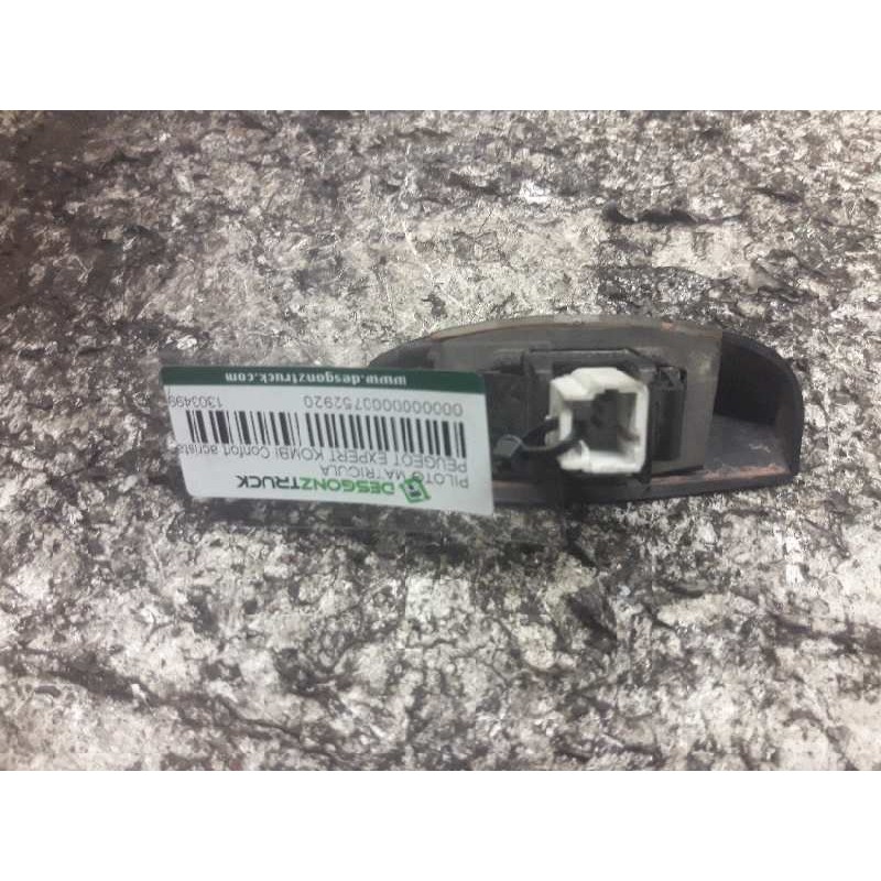Recambio de piloto matricula para peugeot expert kombi confort acristaldo (5 asientos) referencia OEM IAM 1303499070 2 PINS 