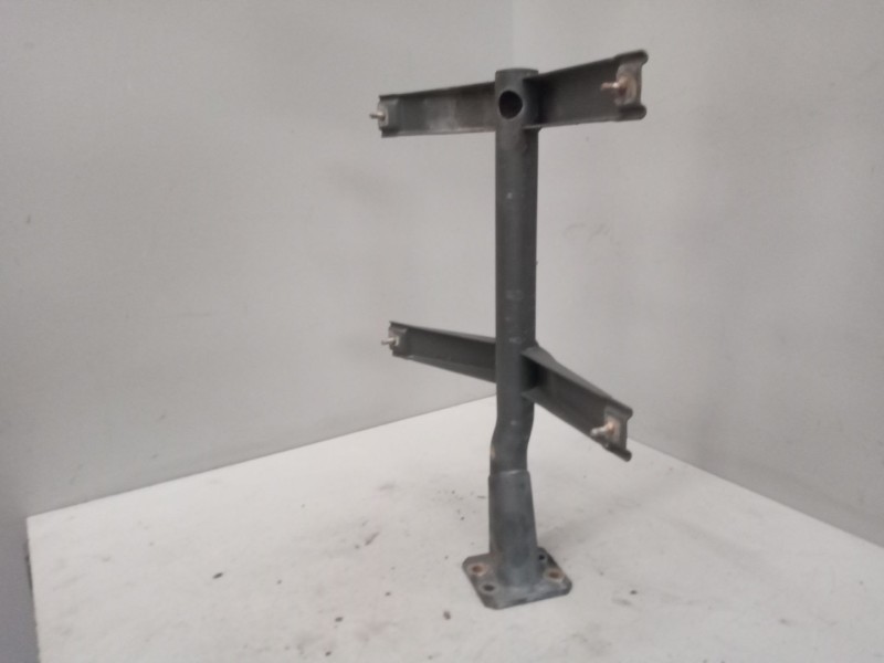 Recambio de soporte para iveco eurocargo 5.9 diesel referencia OEM IAM 8142633  