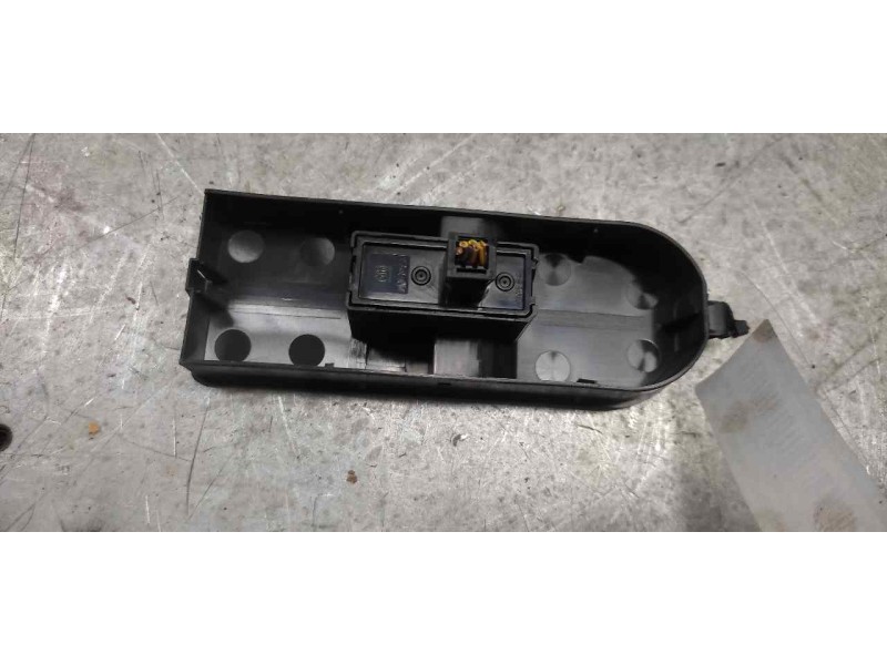 Recambio de mando elevalunas delantero derecho para opel zafira b cosmo referencia OEM IAM 13228709  
