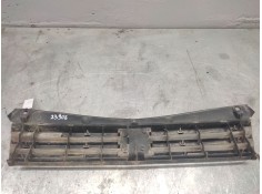 Recambio de rejilla delantera central para peugeot 205 berlina referencia OEM IAM    2