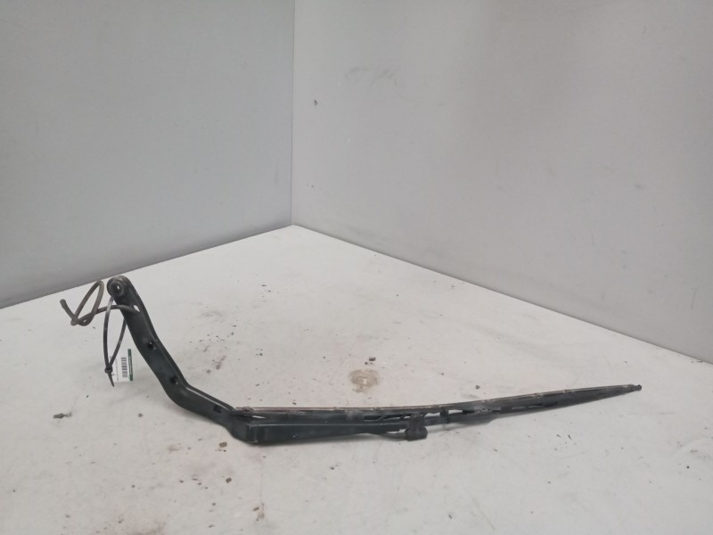 Recambio de brazo limpia delantero izquierdo para nissan atleon tk 80/4 referencia OEM IAM   