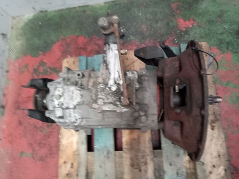 Recambio de caja cambios para nissan atleon 140 referencia OEM IAM S542 1307050106 32010D8901