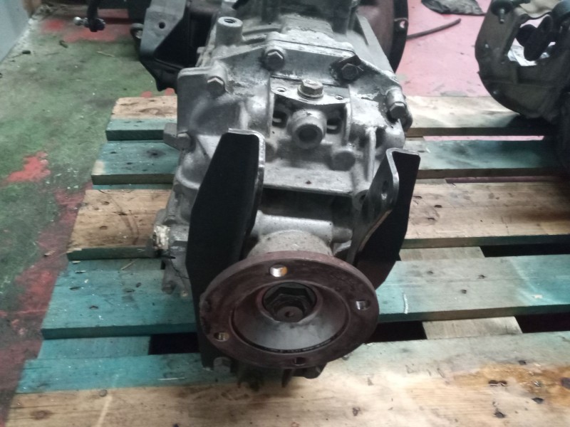 Recambio de caja cambios para nissan atleon 140 referencia OEM IAM S542 1307050106 32010D8901