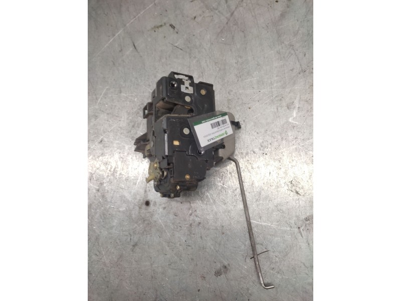 Recambio de cerradura puerta delantera izquierda para audi a4 berlina (8e) 1.9 tdi (96kw) referencia OEM IAM   