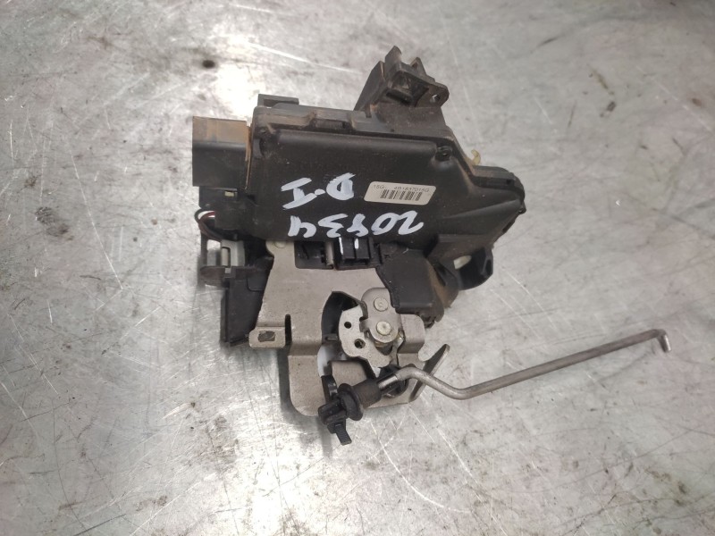 Recambio de cerradura puerta delantera izquierda para audi a4 berlina (8e) 1.9 tdi (96kw) referencia OEM IAM   