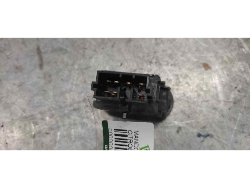 Recambio de mando elevalunas delantero derecho para citroën c3 hdi 70 furio referencia OEM IAM 96605364XT 7 PINS 