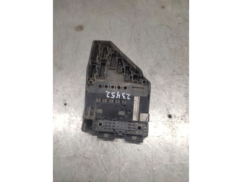 Recambio de caja reles / fusibles para land rover freelander (ln) e targa referencia OEM IAM 193315071101  