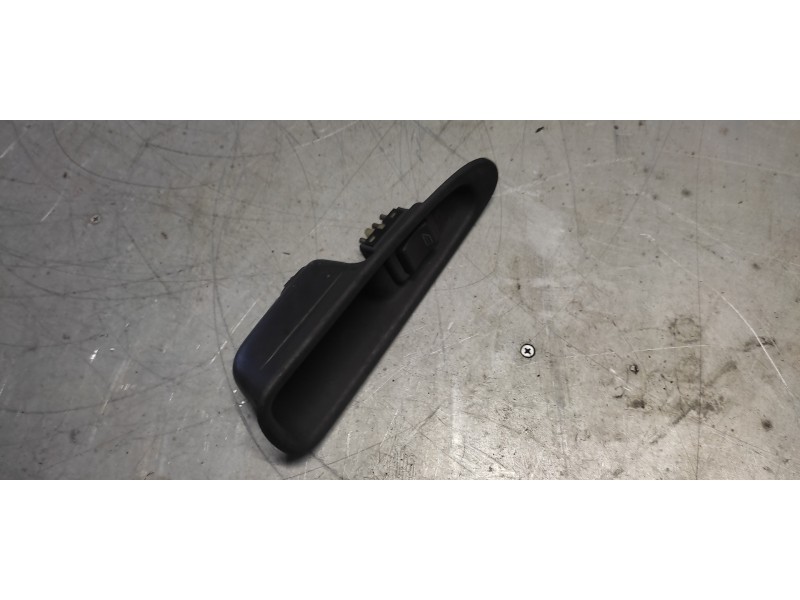 Recambio de mando elevalunas trasero derecho para volvo s40 berlina 1.9 turbodiesel referencia OEM IAM 03458028 5 PINS 