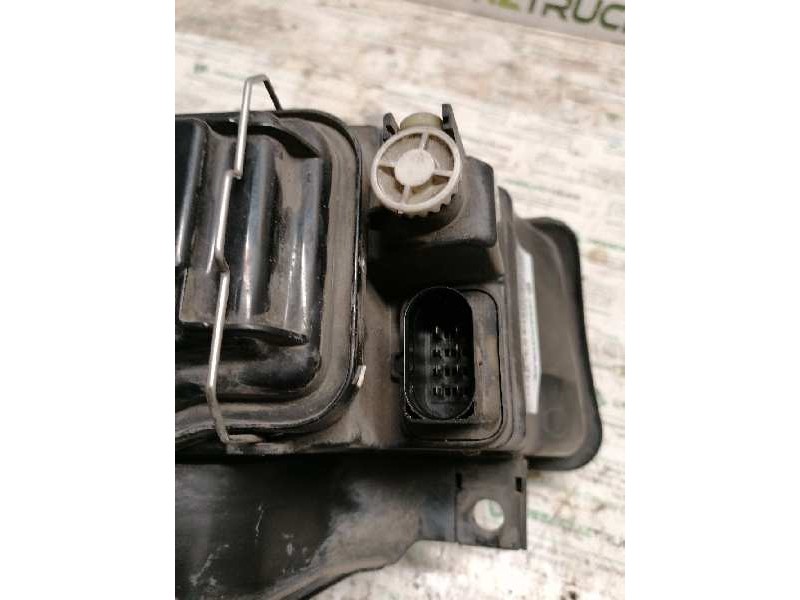 Recambio de faro izquierdo para seat leon (1m1) referencia OEM IAM   8 PINS