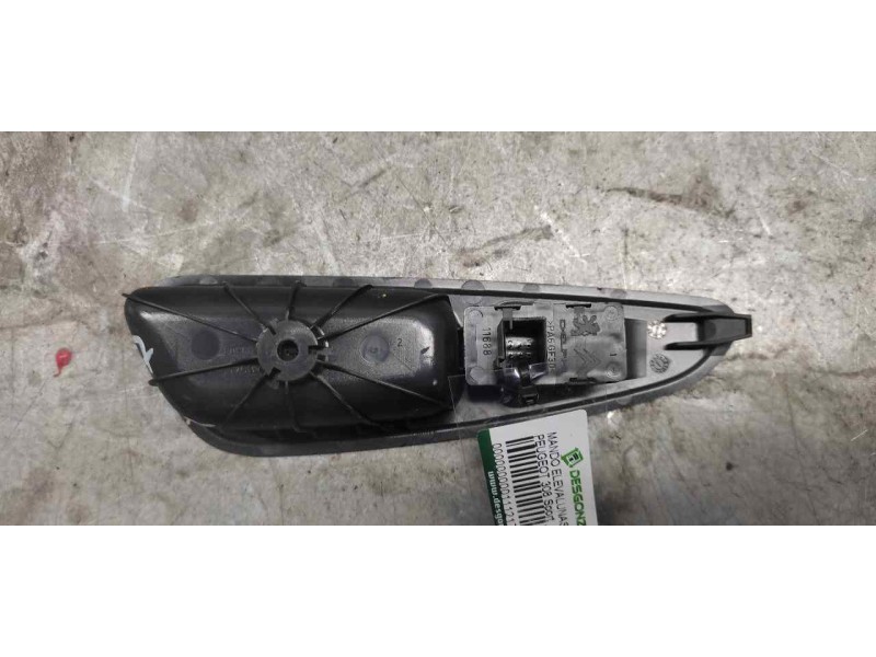Recambio de mando elevalunas trasero derecho para peugeot 308 sport referencia OEM IAM 96573850XT 4 PINS 