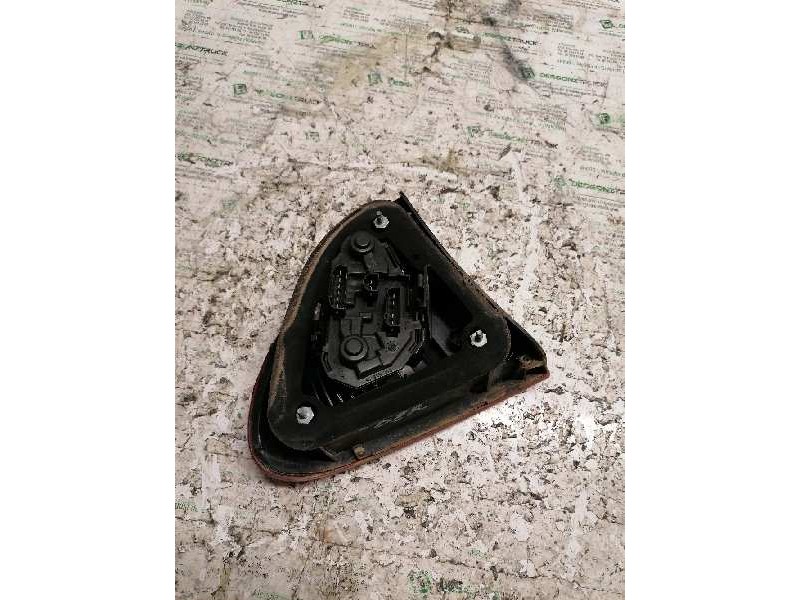 Recambio de piloto trasero derecho para seat leon (1m1) referencia OEM IAM   6/2/4 PINS